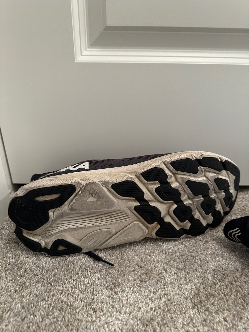 Men’s Black Hoka Clifton 9 - Picture 3 of 6